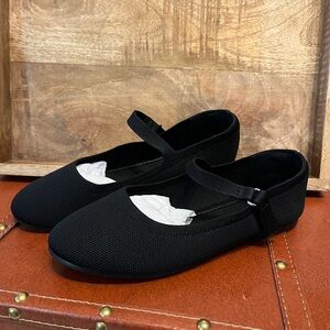 NWOT Black Women's Mary Jane Flats, Size 5
